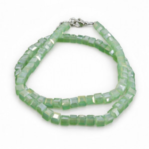 Бусы чокер Кубик Нефритовый перламутр алмазная огранка 4мм-38см