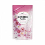 LION Porinse aroma silk pink rose 300ml pouch Кондиционер для белья